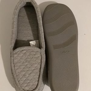 Ladies slippers NWOT